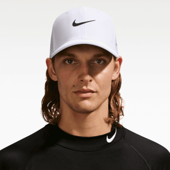Nike Golfkeps Rise Dri-Fit Vit i gruppen Golfkläder / Accessoarer / Golfkepsar hos Dimbo Golf AB (5002002-10056r)