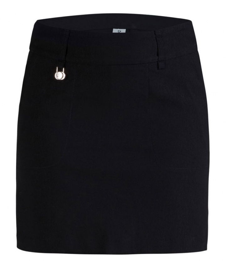 Daily Sports Skort Magic 52 cm 001268 Svart i gruppen Kläder / Damkläder / SKORTS / Daily Sports Skorts hos Dimbo Golf AB (6032036-99936r)